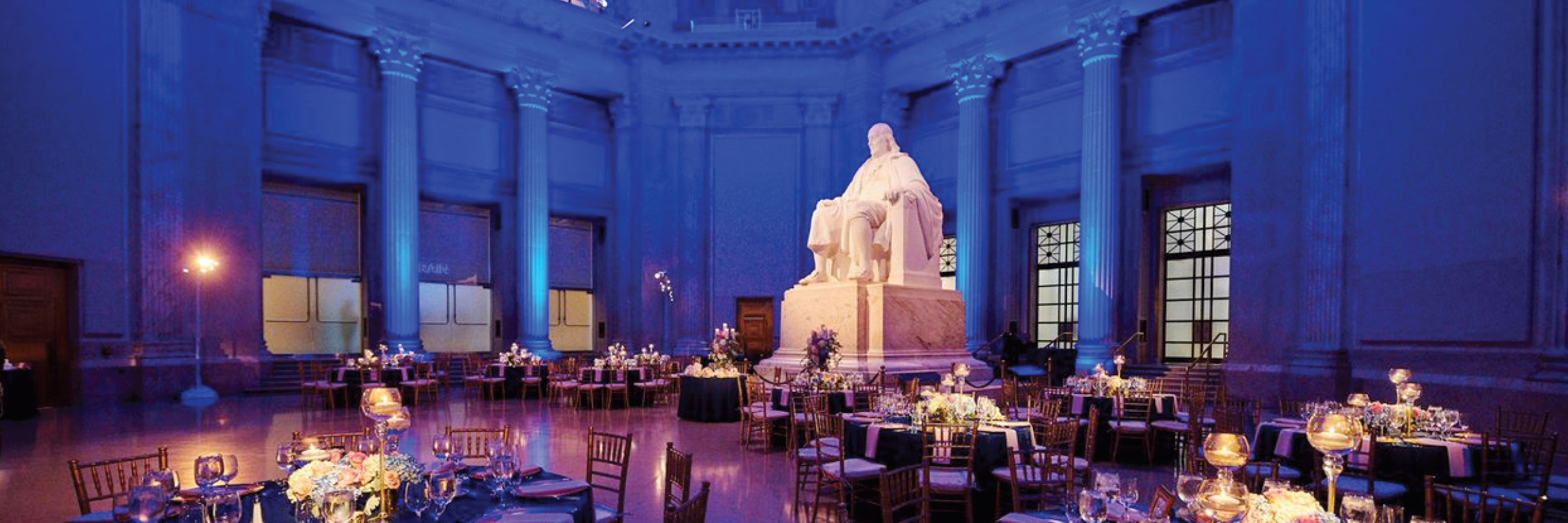 Ben Franklin Statue in dining hall - Desktop